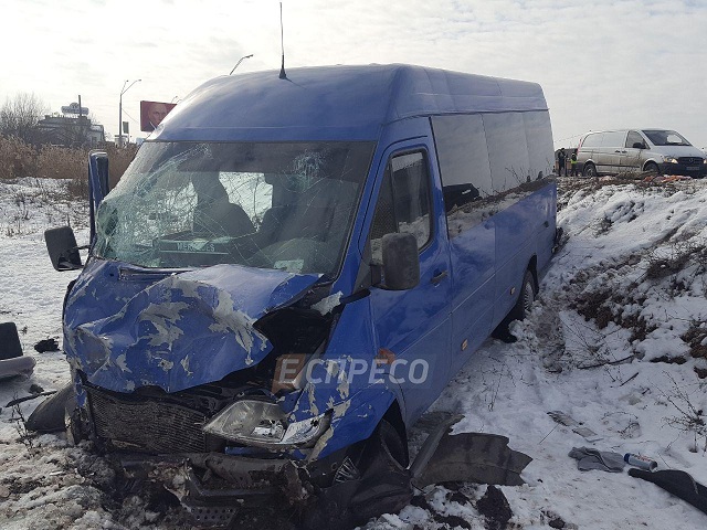 Під Києвом сталася смертельна аварія за участю дітей (моторошні фото)